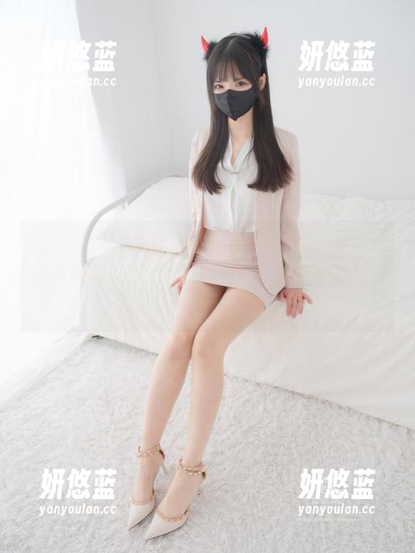 紧急企划-见希w 紧急企划 - 见希w的民国制服真好看,在线找资料时意外收获白丝,算不算意外之喜?