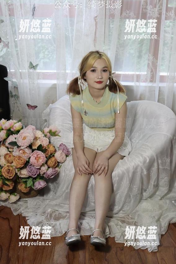 绮梦摄影-泰美 绮梦摄影 - 直击泰美的泳池资源,快来免费欣赏,别被旁边水花惊到哦!