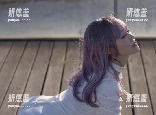 看到脱尾巴Mizuki的泳池照片，我只想说，快把这美图图包搬到我的相册。