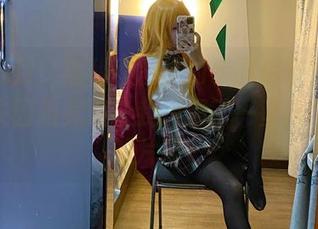 谁能想到，福利原图里的芋圆侑子穿上恰巴耶夫囚服竟然让我想起了一些不堪入目的片段…