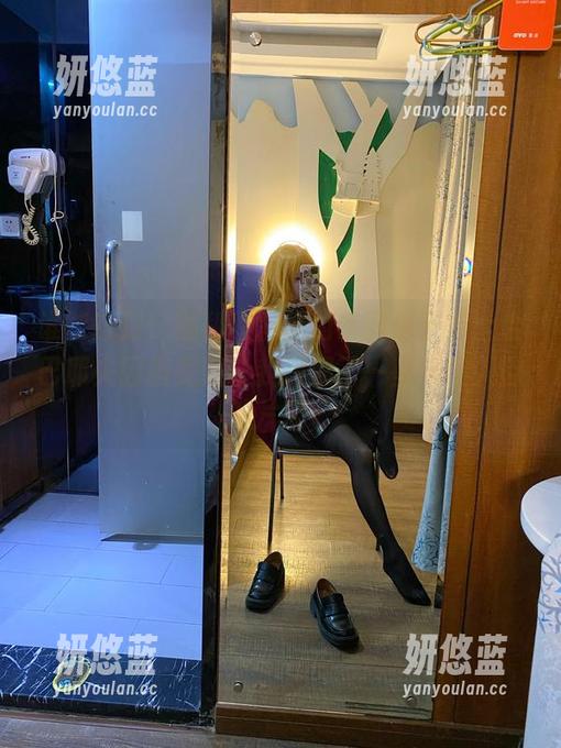 谁能想到，福利原图里的芋圆侑子穿上恰巴耶夫囚服竟然让我想起了一些不堪入目的片段…