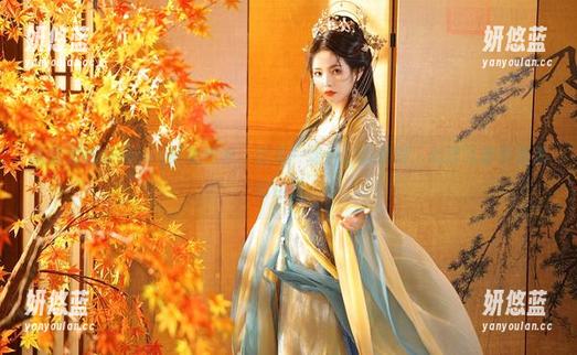 私房里的苏嫣qvq红裙图包，就像一场色彩的派对，心思飞散在温柔的边缘。