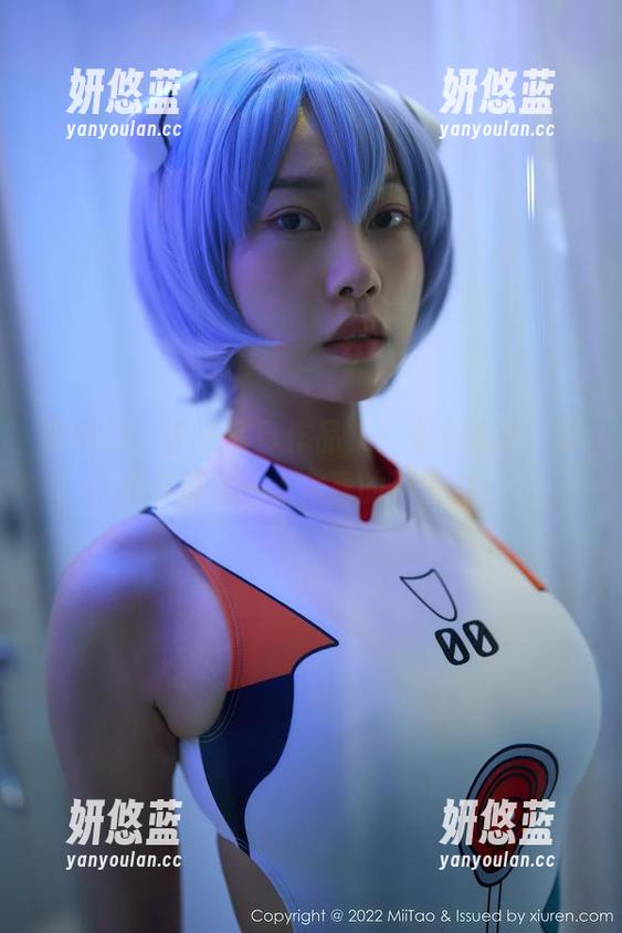 蜜桃社 - 杏子写真作品集：《灰丝》，确实有那么一点含蓄的冲击力！