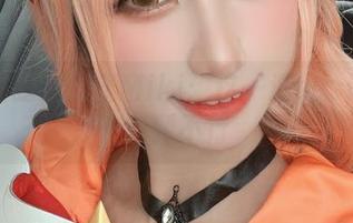 校园里的贝儿酱Miki：这一波cos让我腿软到不行