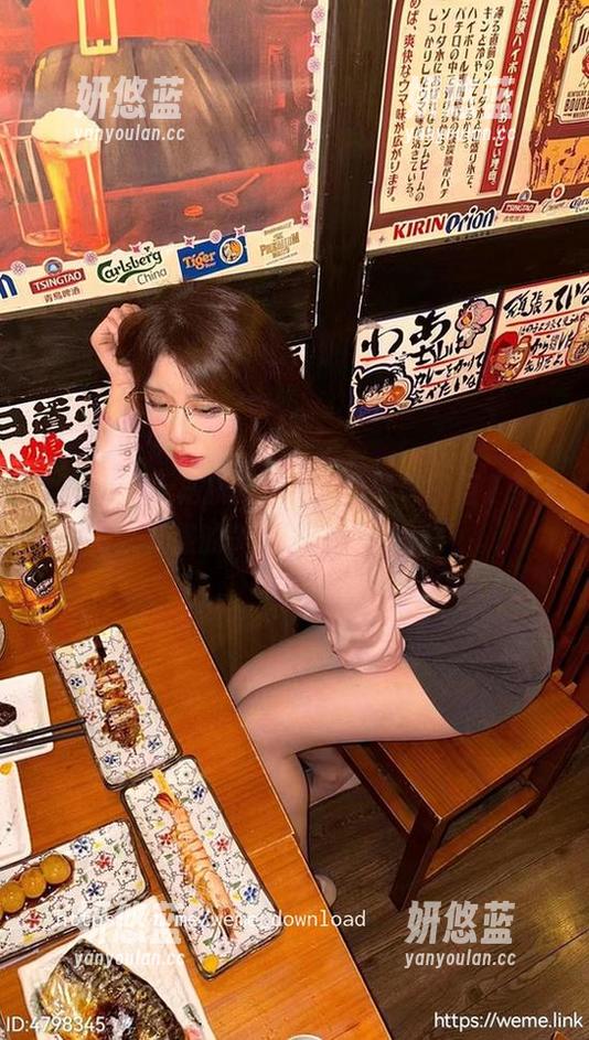 微密圈 - 无法抗拒，在线分享轩子巨2兔穿酒红礼服的美好，哦，这身材…。