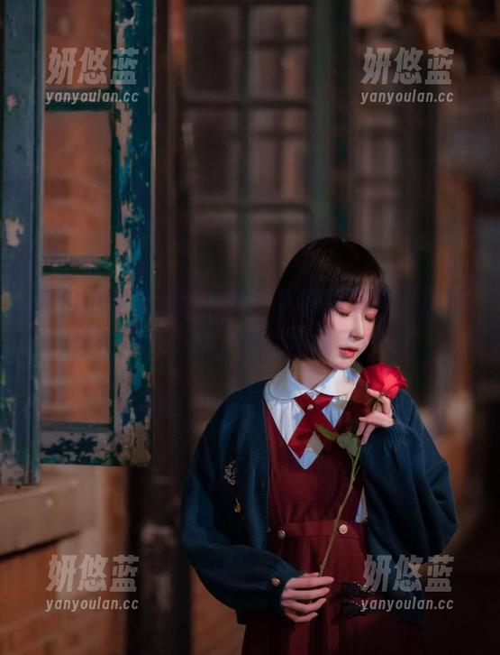 阿包也是兔娘 阿包也是兔娘这条连衣裙最新写真,感觉像在撩?不不,是我认错了…吧?