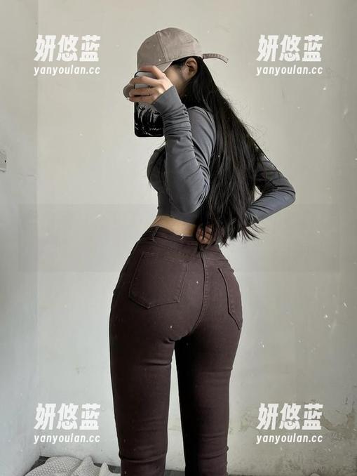 微密圈 - 陈佩奇的原图，裸足不怕踩到狗屎