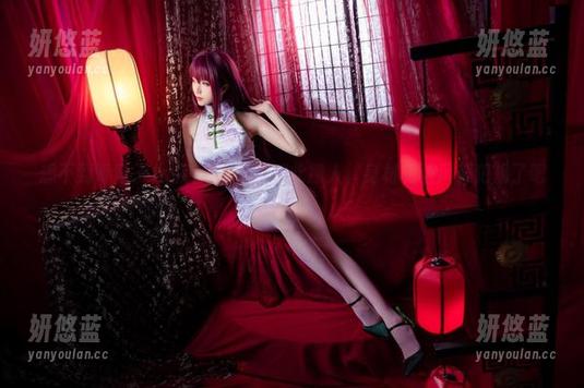 想不到青青子Js夜樱COS能如此撩人，身材和画风都犯规了吧？