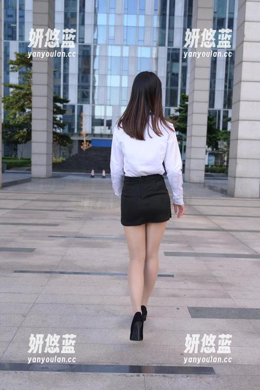 魔镜街拍 - 销售主管婷婷的日常工作合集，粉裙飘飘，业绩蹦蹦！