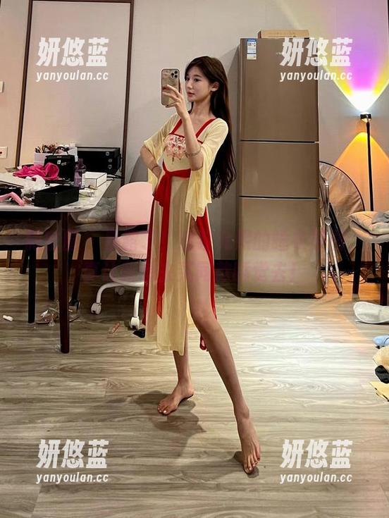 黎允熙 微密圈 - 暴露了!看黎允熙的睡衣原图,真让我想去买同款睡觉去!